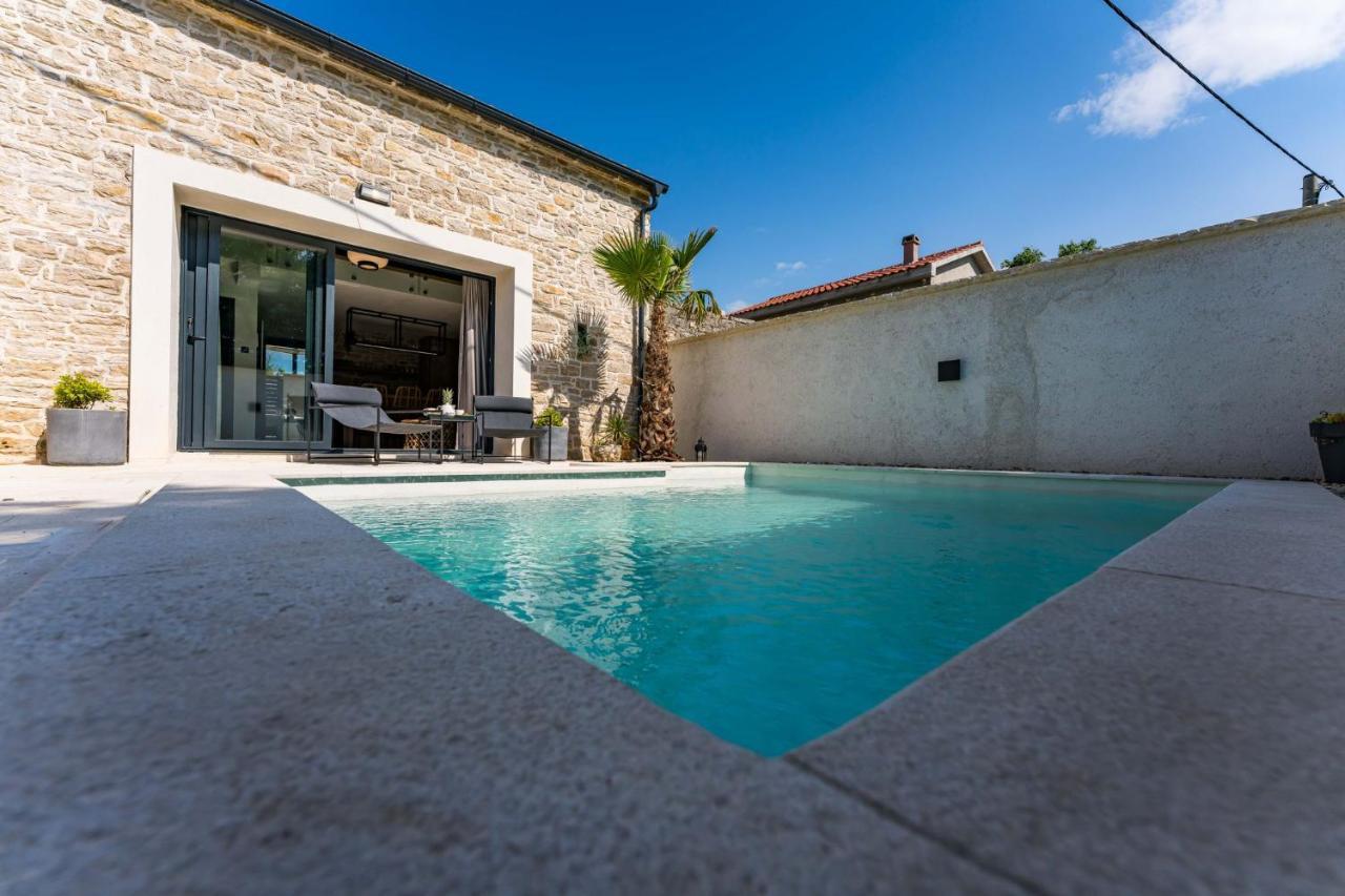 Stone House With Pool Poeta Villa Pridraga Eksteriør billede