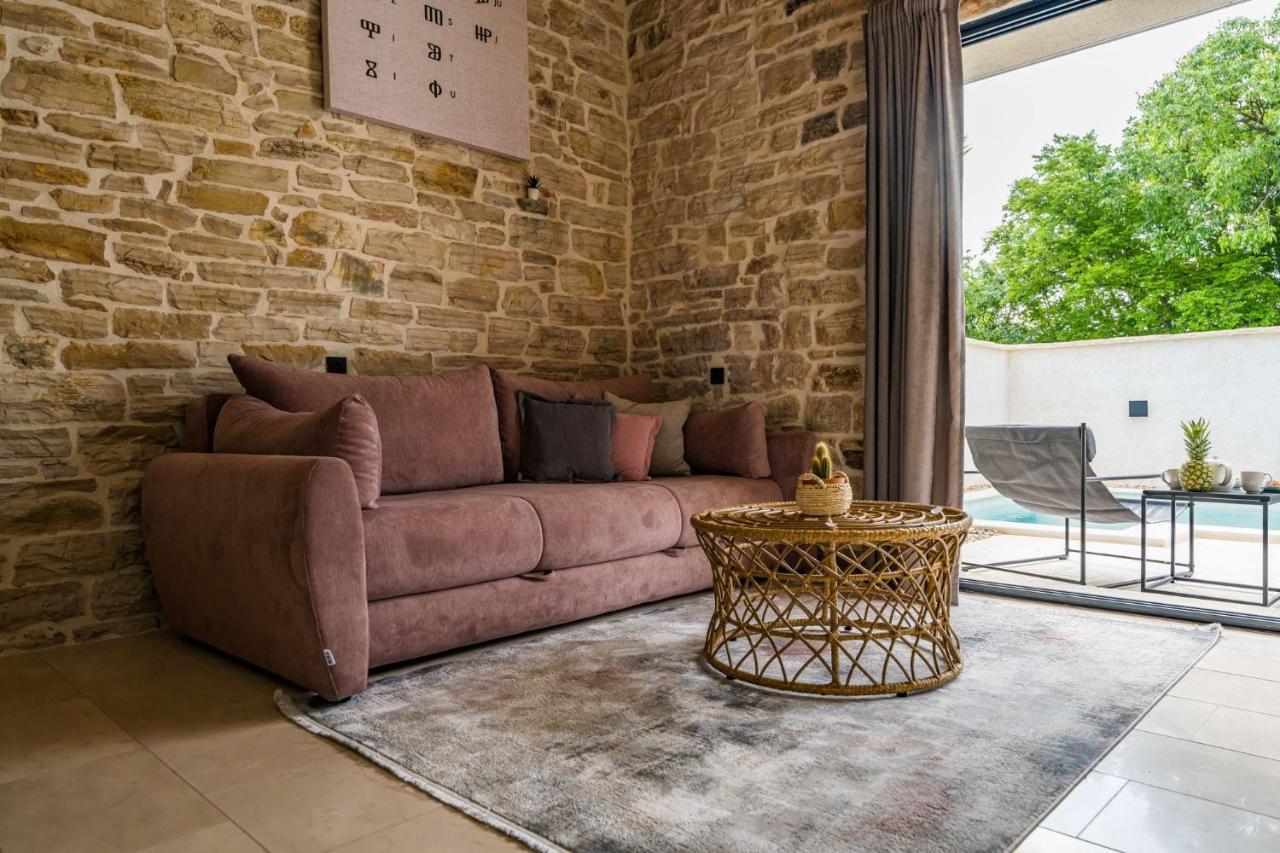 Stone House With Pool Poeta Villa Pridraga Eksteriør billede